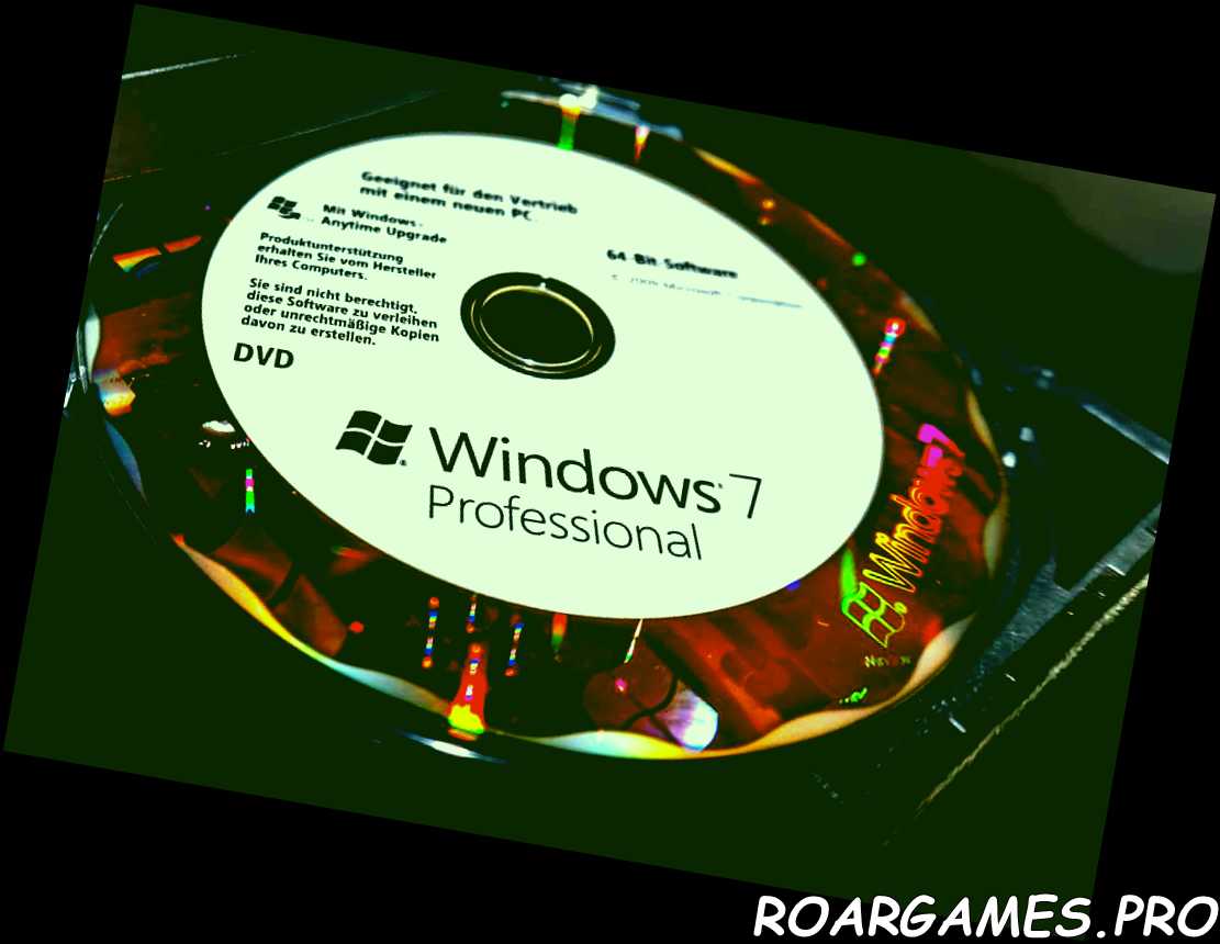 Un DVD original de Microsoft Windows 7 en una unidad de DVD